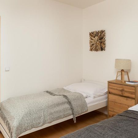 Sunny Apartment In Modrany By Prague Days ภายนอก รูปภาพ