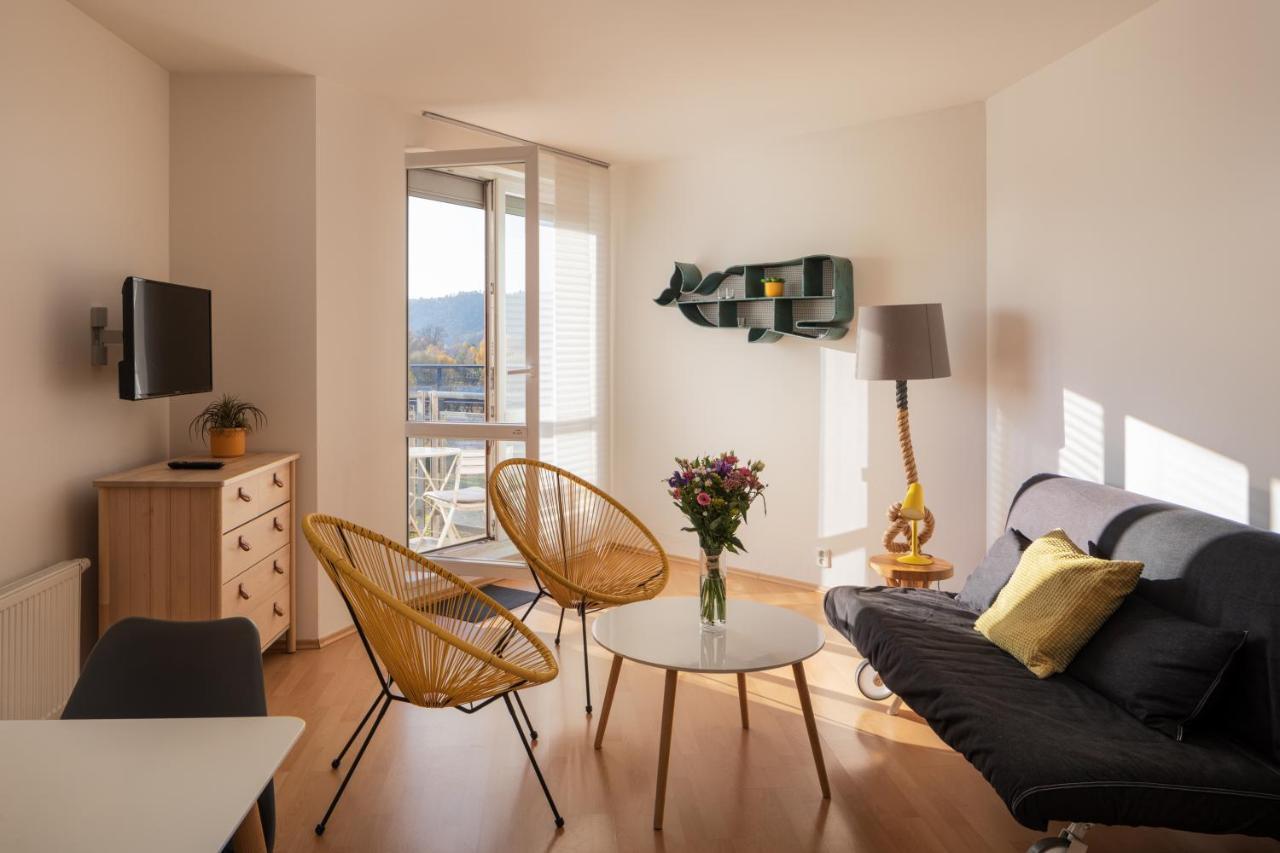 Sunny Apartment In Modrany By Prague Days ภายนอก รูปภาพ